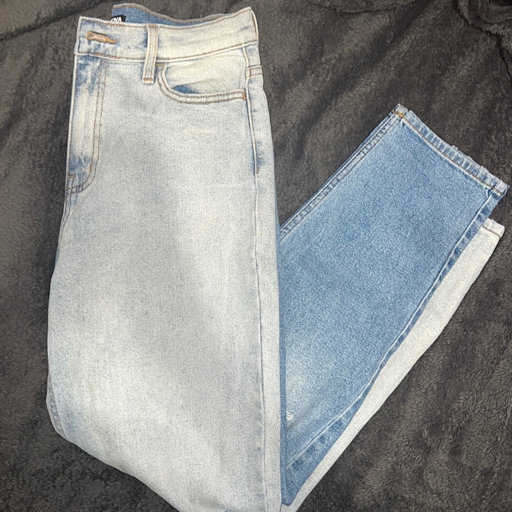 ❌SOLD❌ Two tone Mom Fashion Nova Jeans